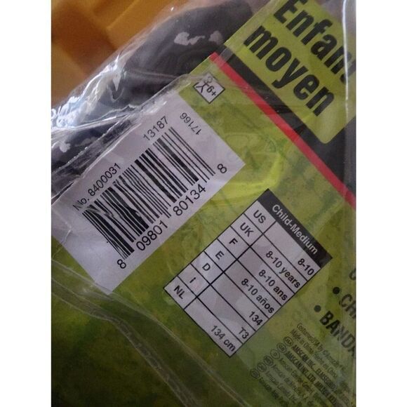 CostumesUSA Bloody Zombie Slayer Costume 4 pc Boys Size M 8-10 - Picture 5 of 8